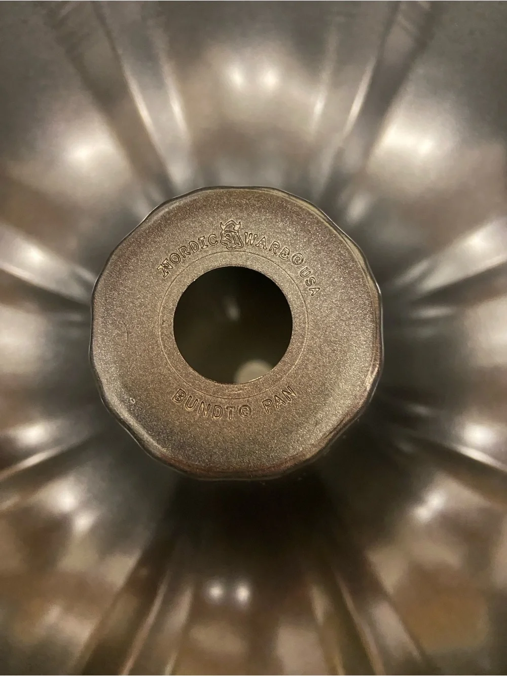 Nordic Classic Bundt Cake Pan with Handles - Home Kitchen